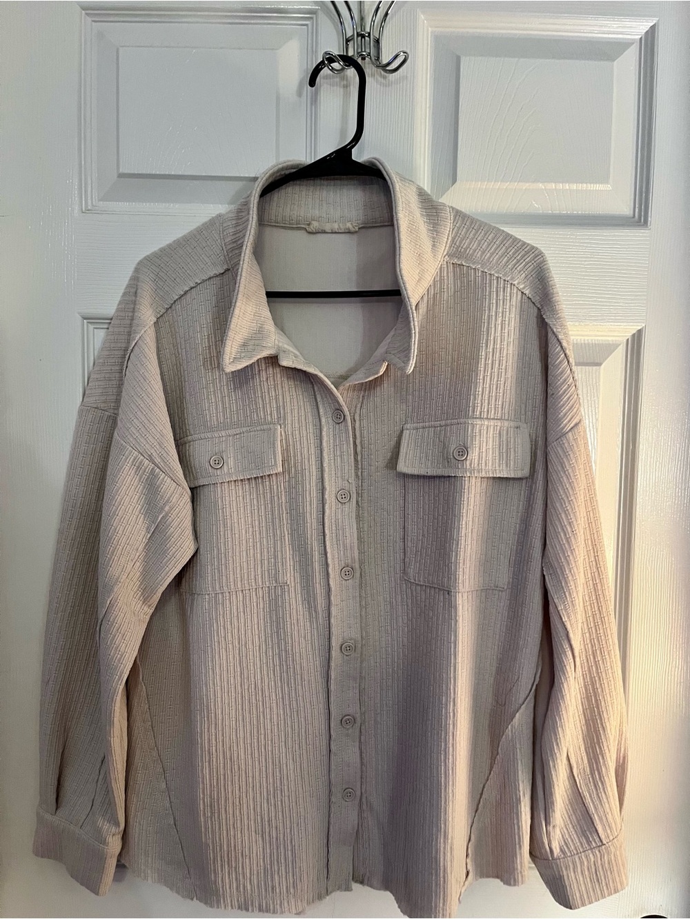 Women’s casual Long-Sleeve Button-Up Shirt - Light Beige